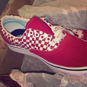 Comfycush Era vans.